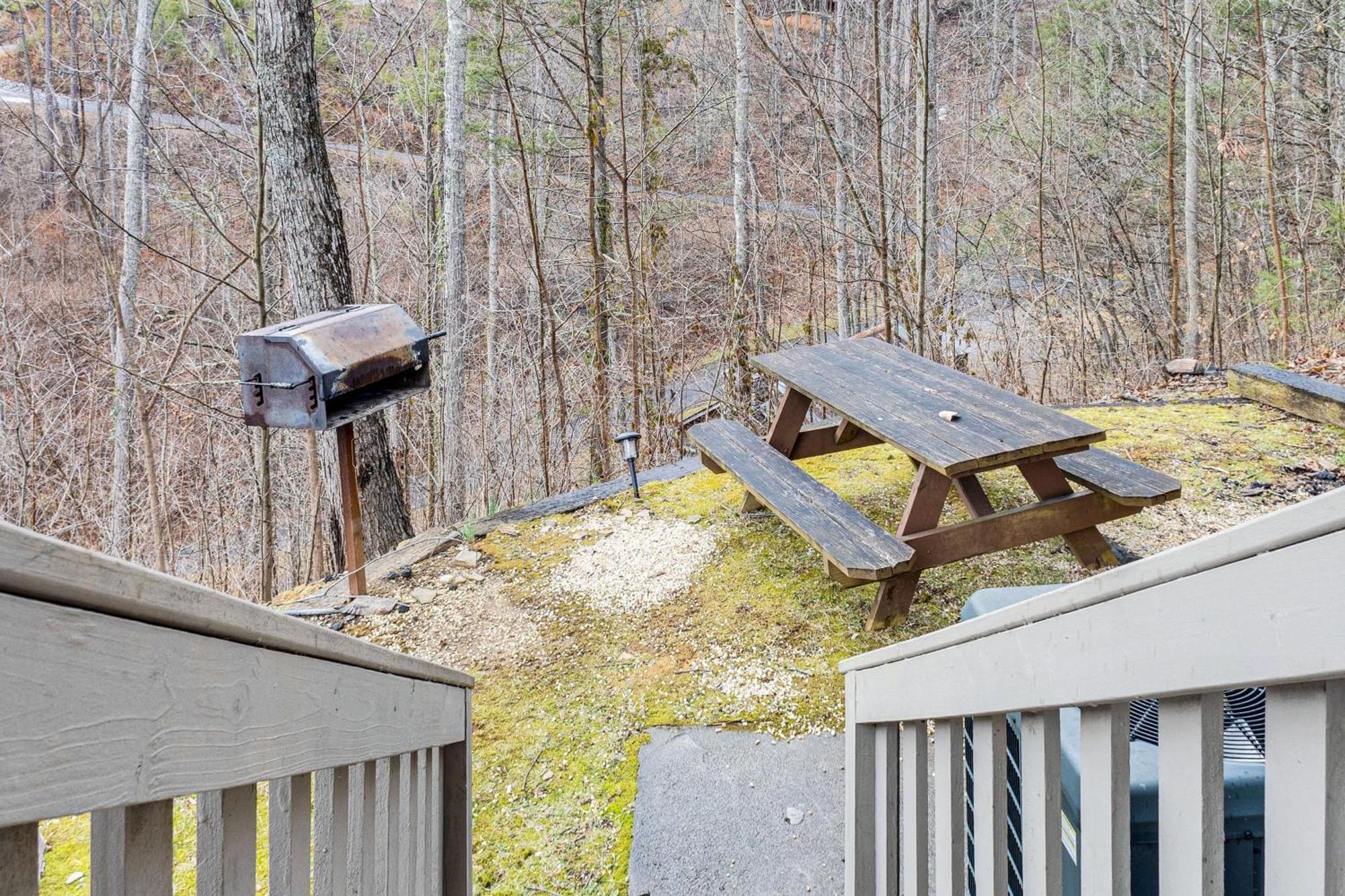 Spacious Gatlinburg Cabin With Hot Tub And Game Room! Exterior foto