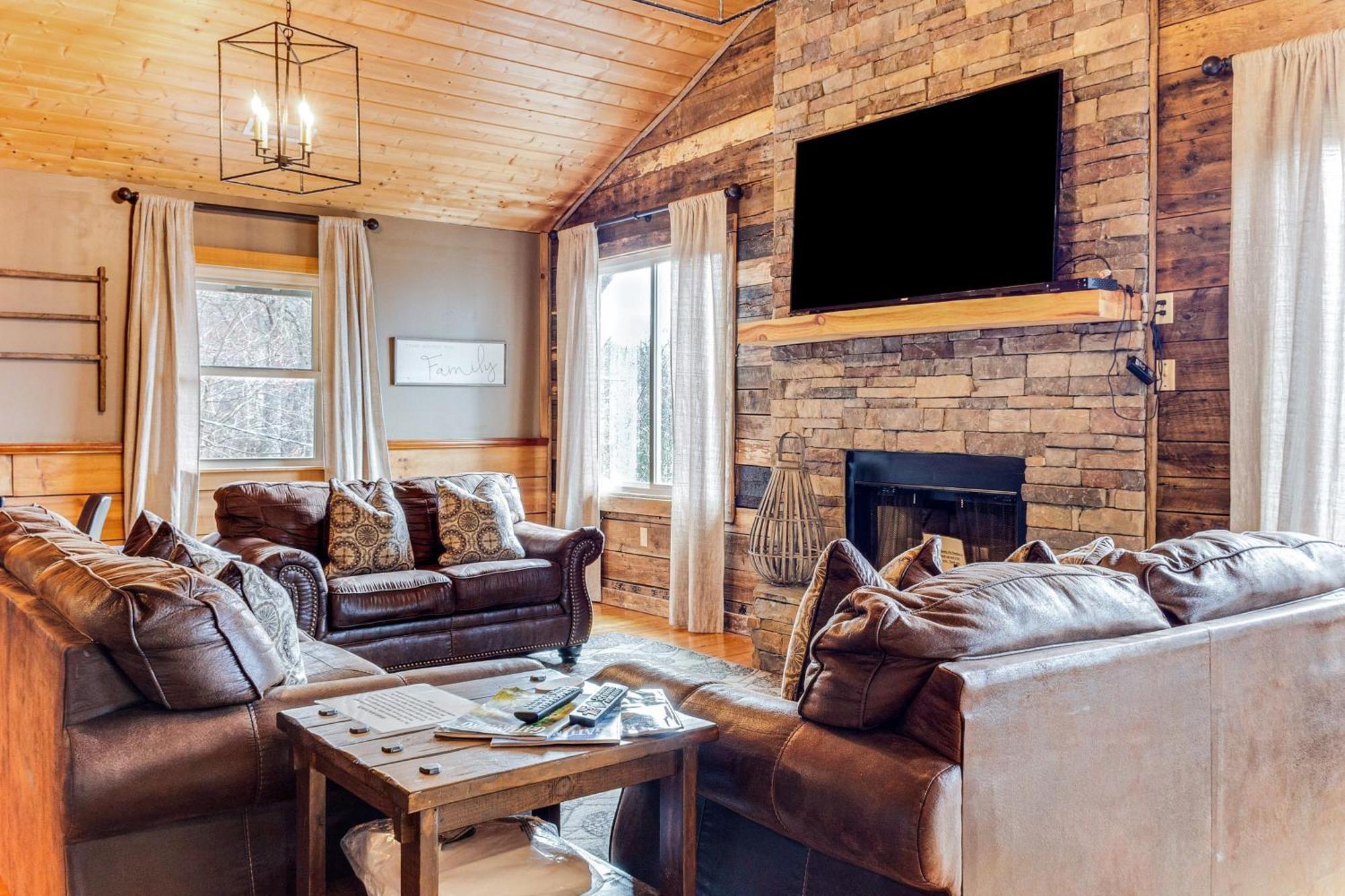 Spacious Gatlinburg Cabin With Hot Tub And Game Room! Exterior foto