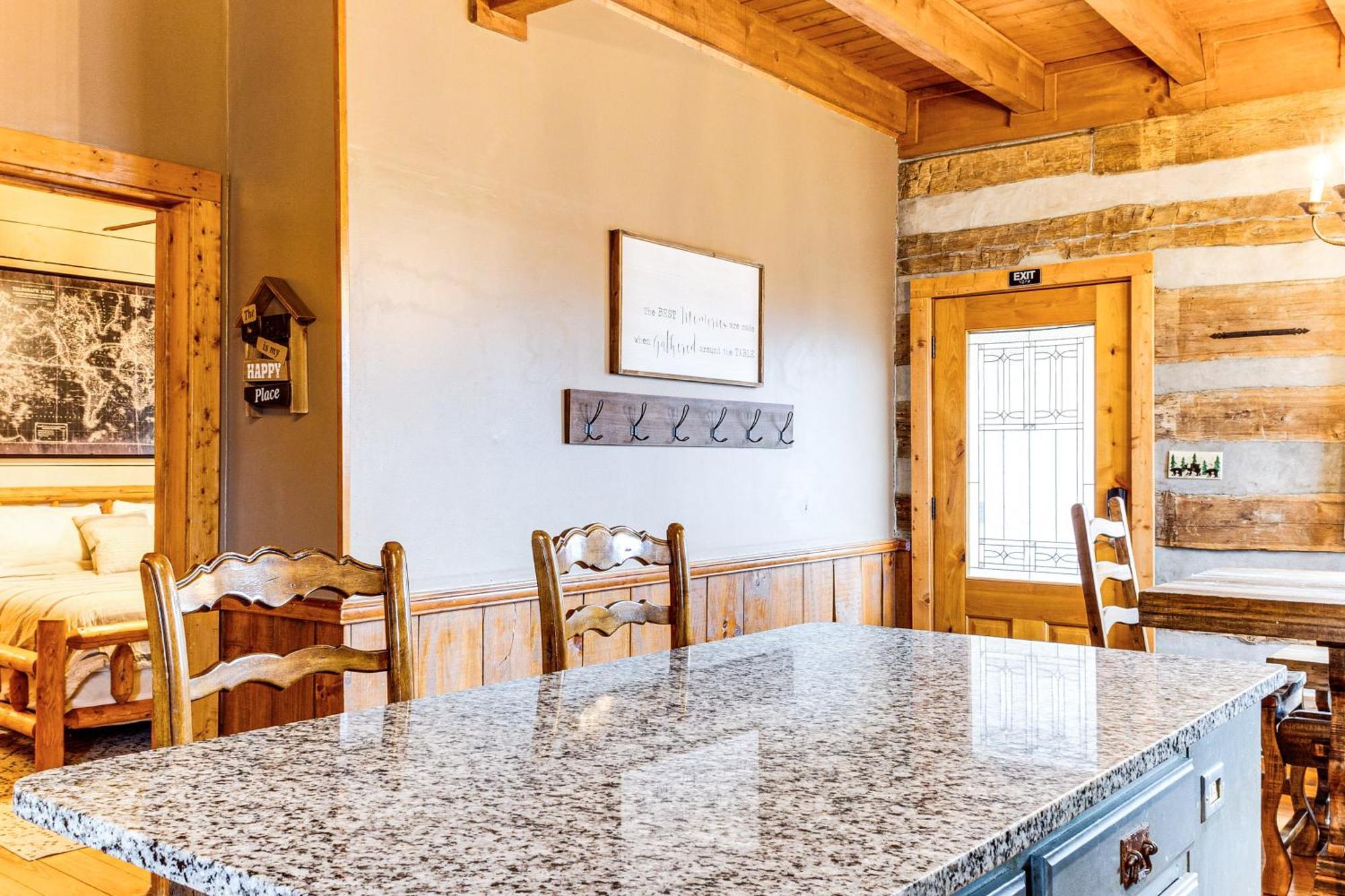 Spacious Gatlinburg Cabin With Hot Tub And Game Room! Exterior foto