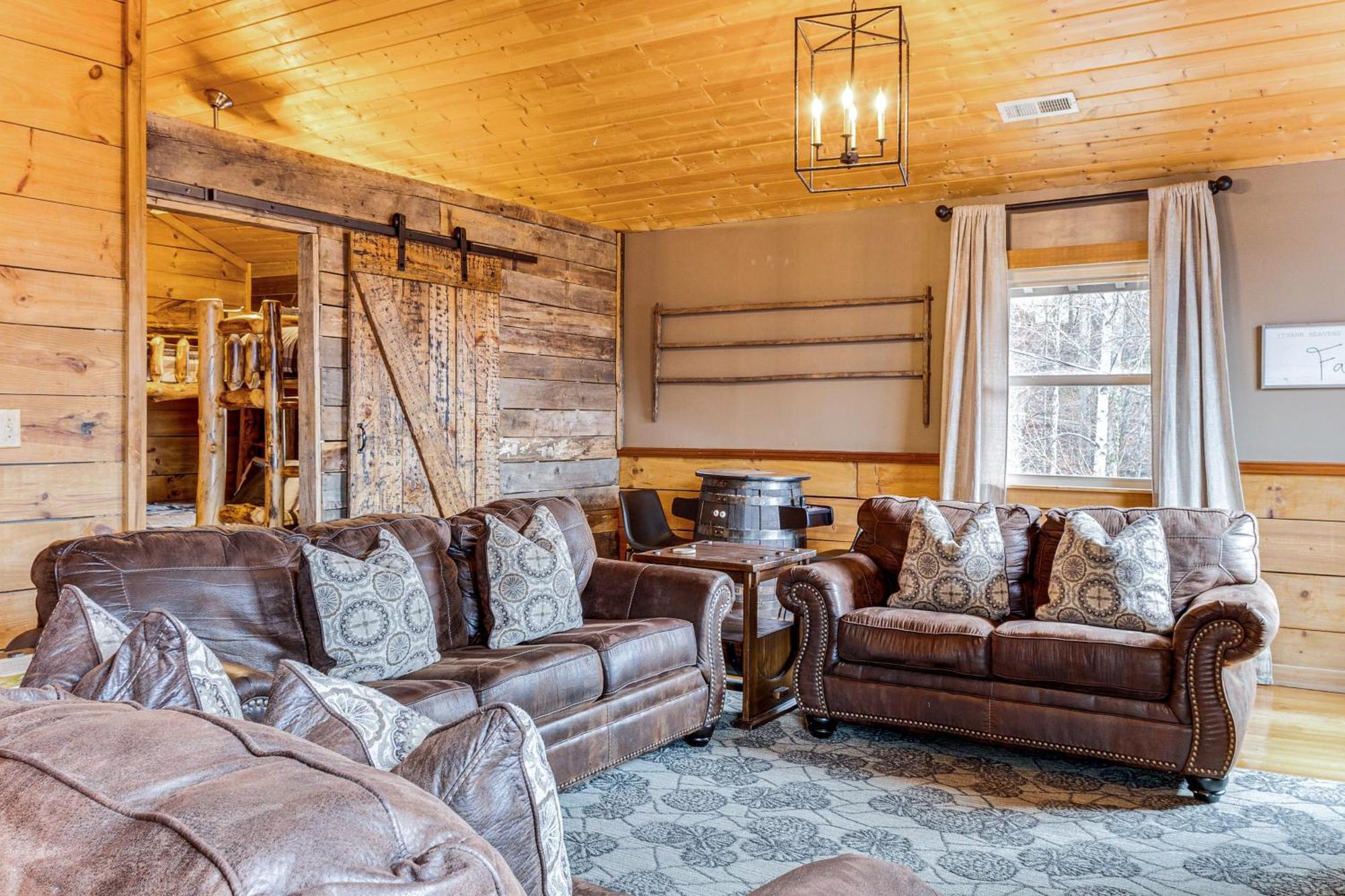 Spacious Gatlinburg Cabin With Hot Tub And Game Room! Exterior foto